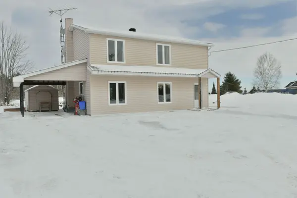 700 Storyland RD, Horton, ON K7V 3Z8