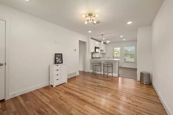 Fort Worth, TX 76110,4096 Merida Avenue