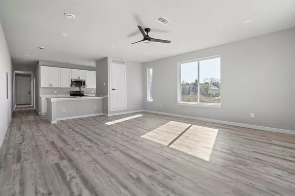 Dallas, TX 75215,948 S Corinth Street #1