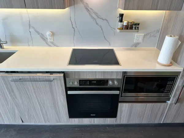 Toronto C01, ON M5V 0X3,1 Concord CityPlace WAY #3108