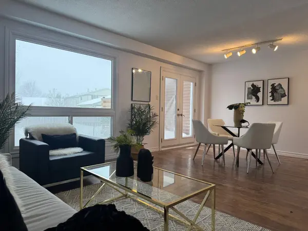 Barrie, ON L4N 5B1,24 Lampman LN