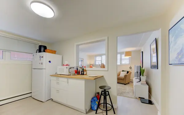 196 Allen ST E, Waterloo, ON N2J 1K1