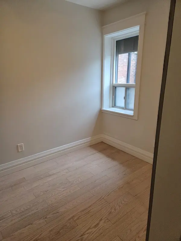 Hamilton, ON L8P 2S5,479 Aberdeen AVE #1