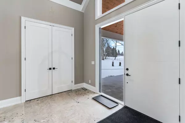 Trent Lakes, ON K0L 1J0,160 Sumcot DR