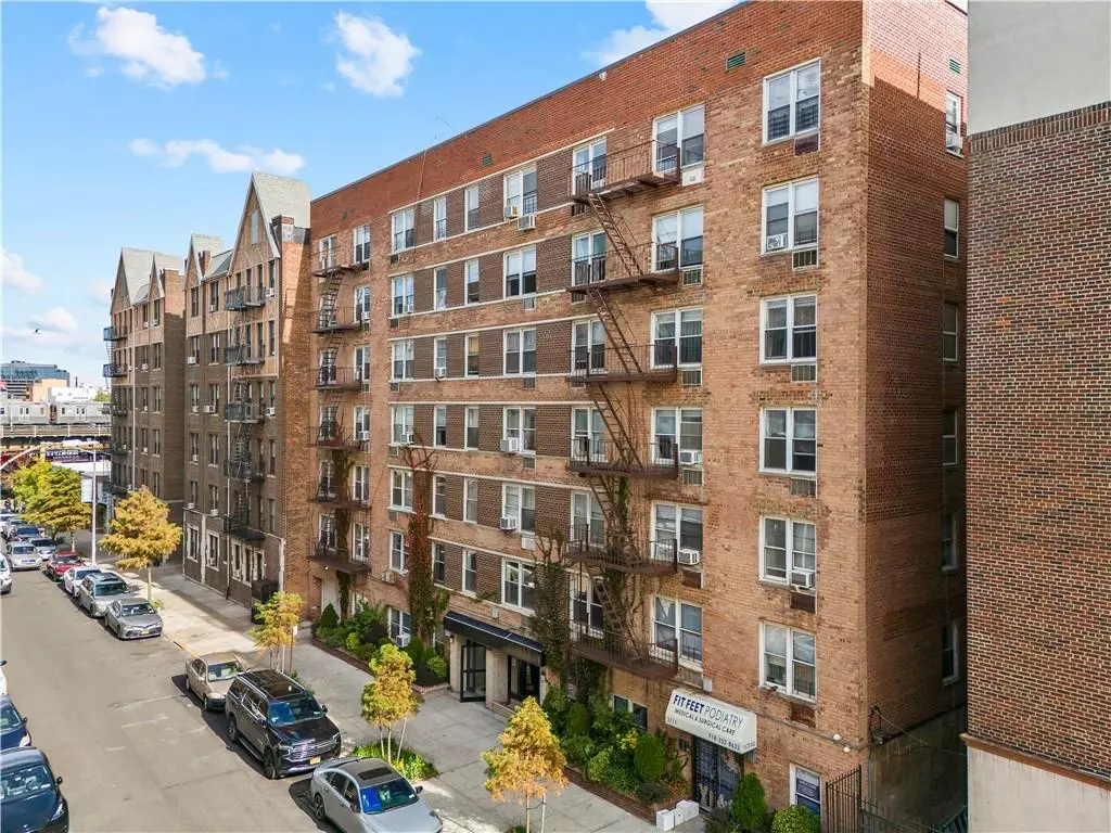 Brooklyn, NY 11235,3111 Brighton 2nd ST #1A
