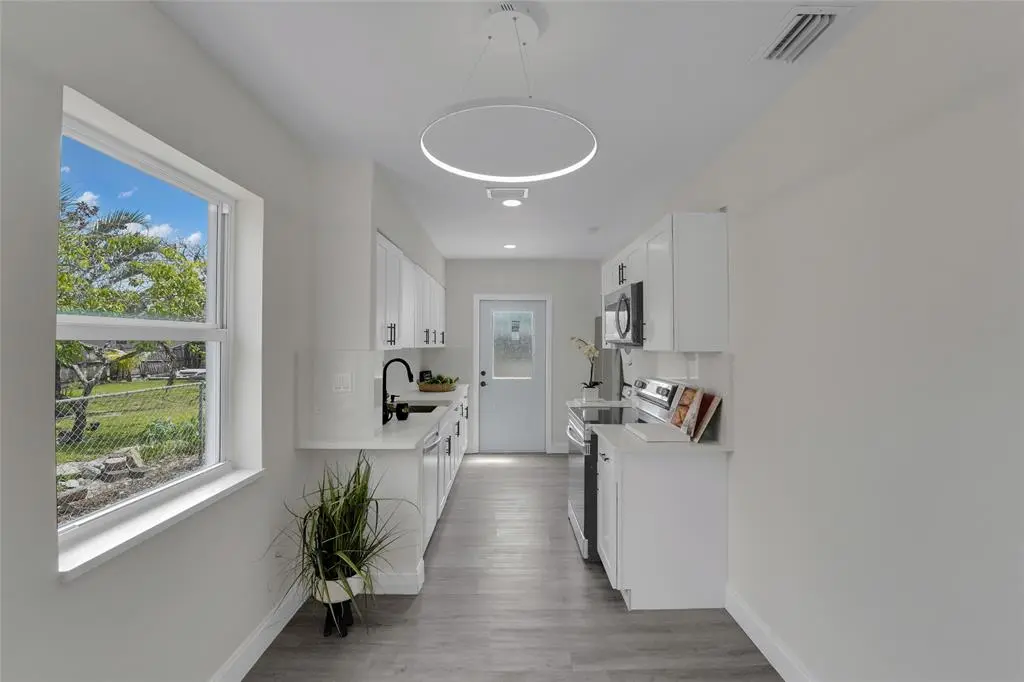 Fort Lauderdale, FL 33311,1532 NW 1st Ave