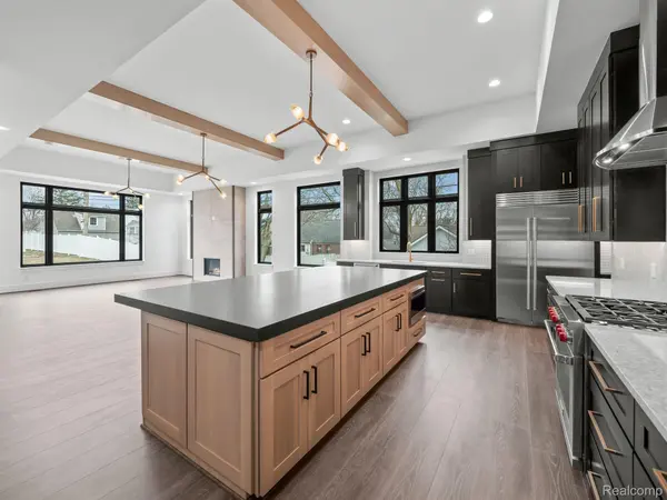 Rochester, MI 48307,1220 N Pine ST