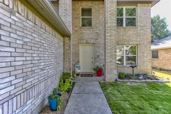 Watauga, TX 76137,6716 Bison Trail