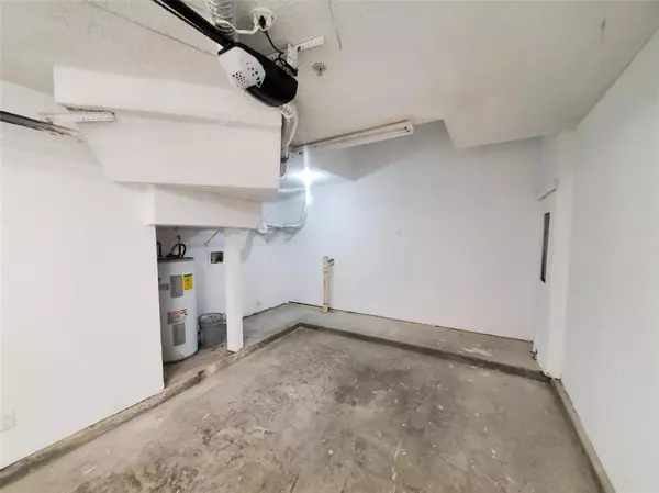 Dallas, TX 75231,7474 Fair Oaks Avenue #7411