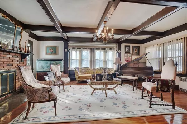 Far Rockaway, NY 11691,1050 Dickens ST