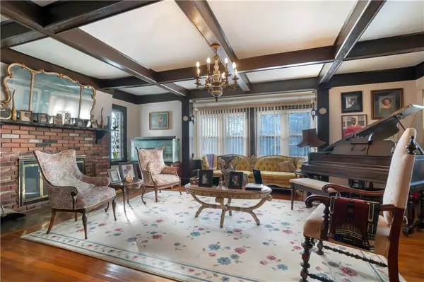 Far Rockaway, NY 11691,1050 Dickens ST