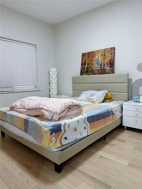 Brooklyn, NY 11220,422 49th ST #3F