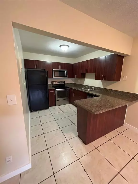 Fort Lauderdale, FL 33311,1461 NW 22nd St #A