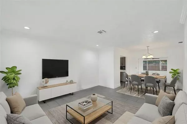 Hollywood, FL 33024,7021 Park St