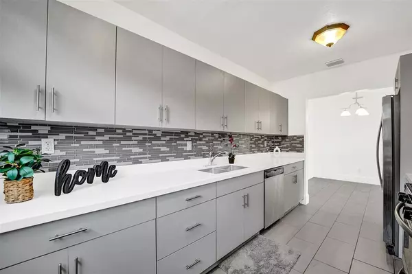 Hollywood, FL 33024,7021 Park St