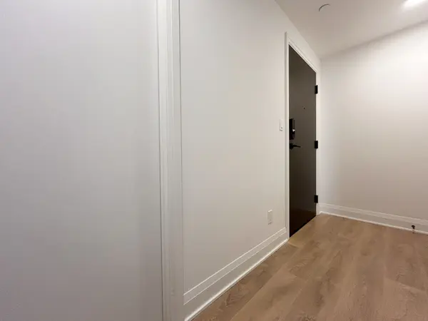 Mississauga, ON L5B 0S1,2 Erskine RD #1401