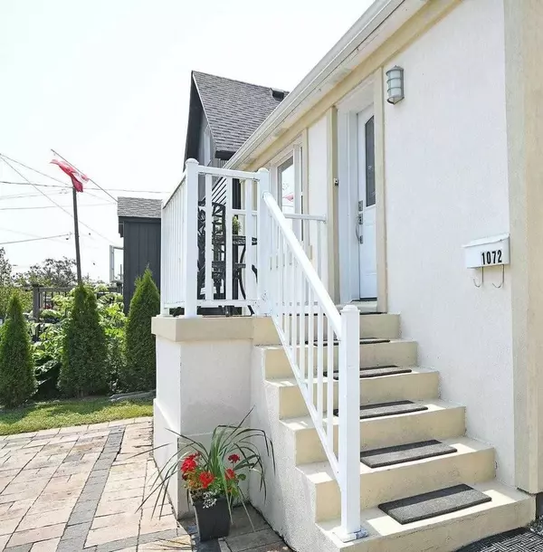 Mississauga, ON L5E 1Z8,1072 Alexandra AVE #Upper