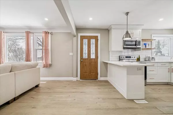 Hamilton, ON L9A 2V1,177 Allenby AVE #Upper