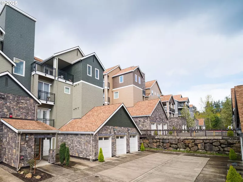 11703 SE CRESTED EAGLE LN, Happy Valley, OR 97086