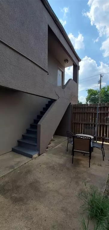 Dallas, TX 75219,4040 Brown Street #9