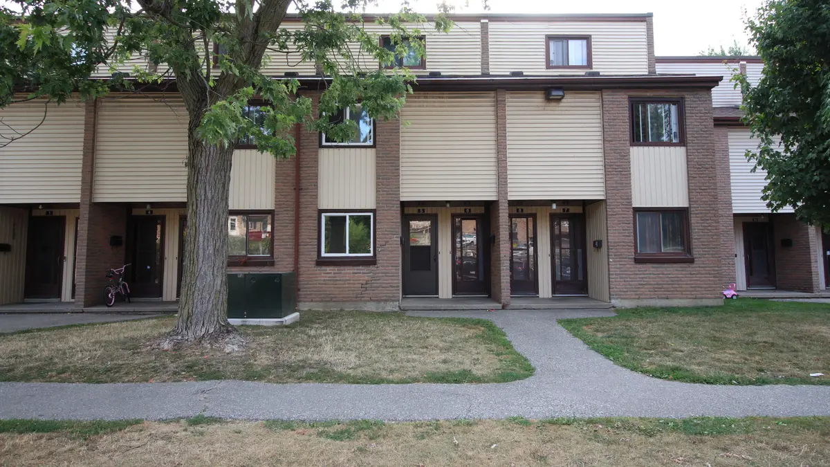 Kitchener, ON N2C 1K7,1200 Courtland AVE #44