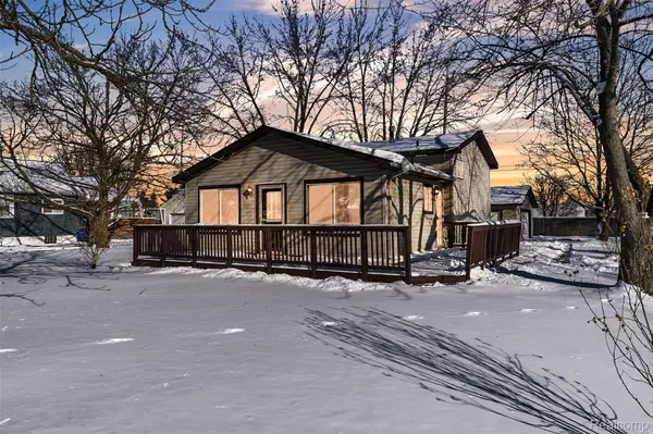 3410 Van Zandt RD, Waterford, MI 48329