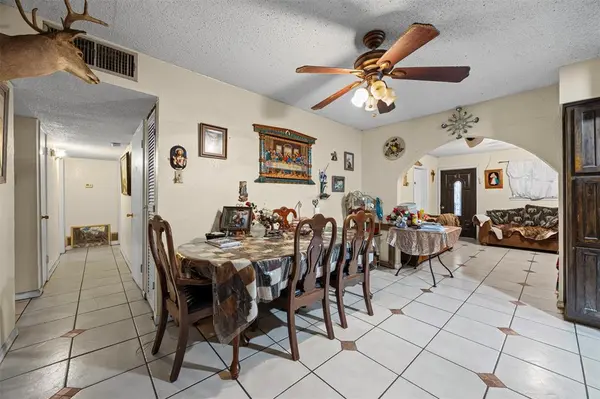 1152 Elva Warren Street, Fort Worth, TX 76115