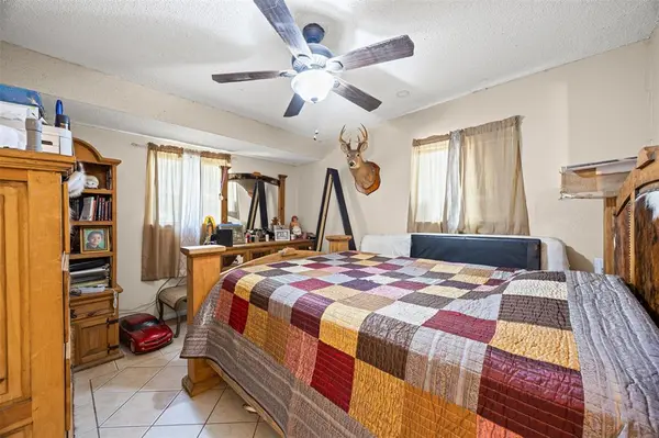 1152 Elva Warren Street, Fort Worth, TX 76115