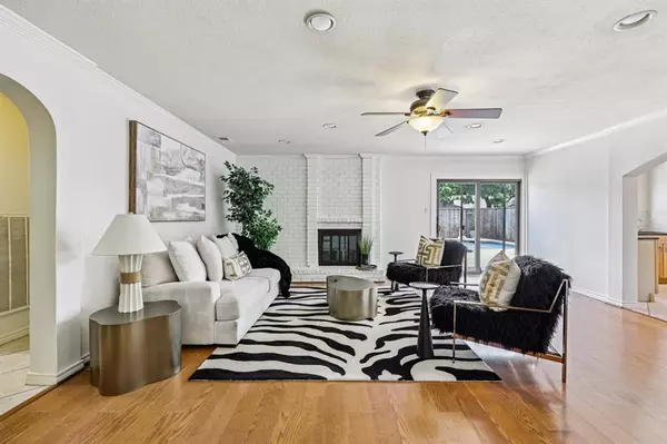 Dallas, TX 75248,6631 Fireflame Drive