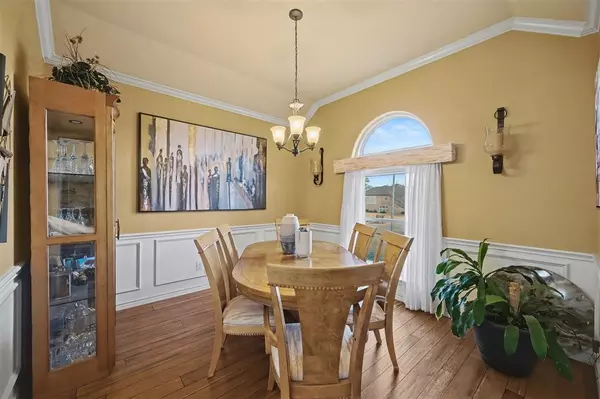 Kennedale, TX 76060,400 winterwood Drive