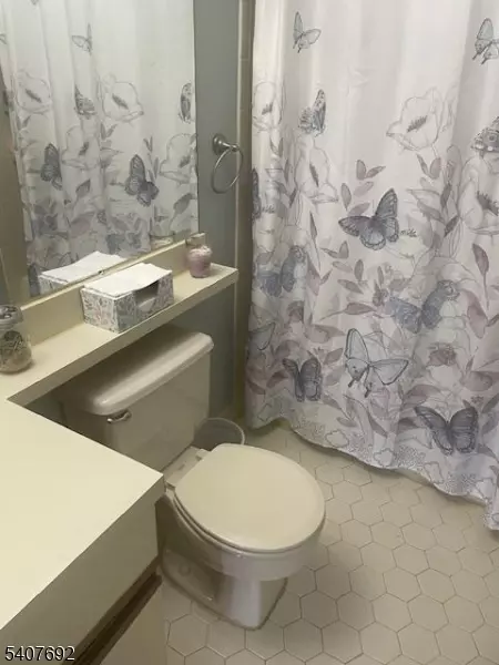 Mahwah Twp., NJ 07430,181 Linden St #181