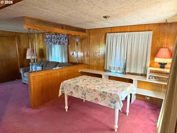 Oregon City, OR 97045,18830 S HIGHWAY 99E #4