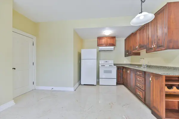 Toronto C12, ON M2P 1P7,50 Old Yonge ST #2