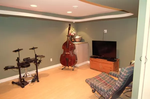 Oshawa, ON L1G 6T6,181 Ormond DR S