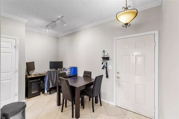 Fort Lauderdale, FL 33301,533 NE 3rd Ave #243