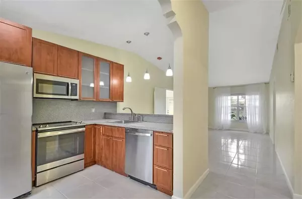 Pompano Beach, FL 33063,5544 Lakewood Cir #E