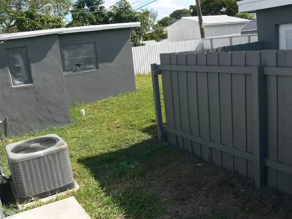 Miami, FL 33150,870 NW 84th St