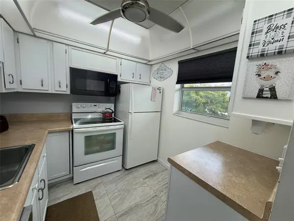 Lauderdale Lakes, FL 33319,3431 NW 50th Ave #304