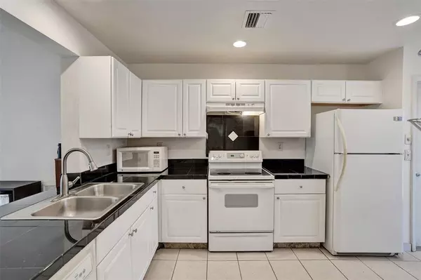 Deerfield Beach, FL 33442,1527 SW 22nd Ter