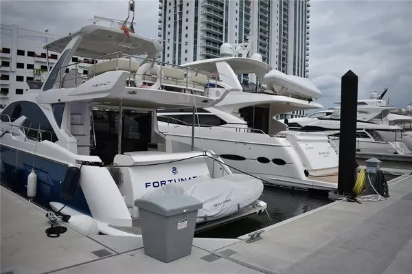 North Miami Beach, FL 33160,17211 Biscayne Blvd #064