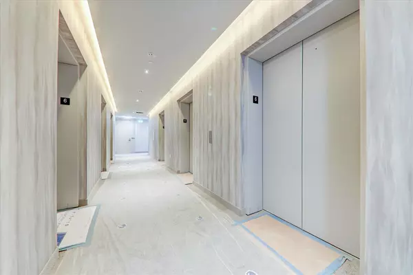 Vaughan, ON L4K 5Z7,225 Commerce ST #611