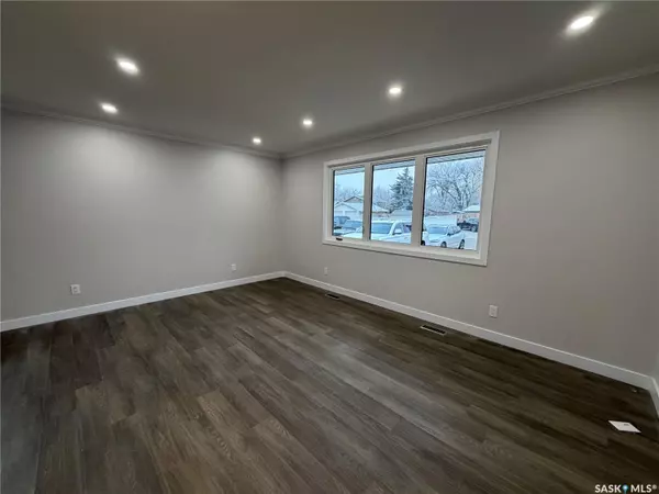 Regina, SK S4R 5A4,60 RITCHIE CRESCENT