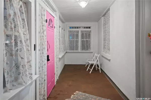 Regina, SK S4P 0N7,1124 Victoria AVENUE