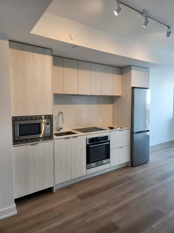 Mississauga, ON L5B 0P9,3009 Novar RD #1606