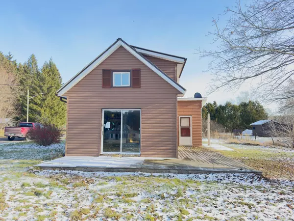 Addington Highlands, ON K0H 1P0,10 Jones ST