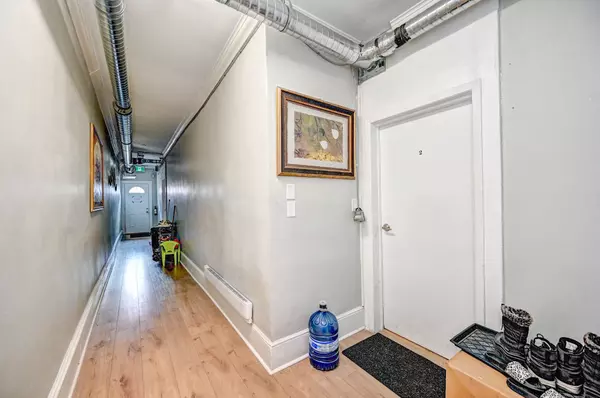 Cambridge, ON N1R 3J3,13-15 Ainslie ST #3