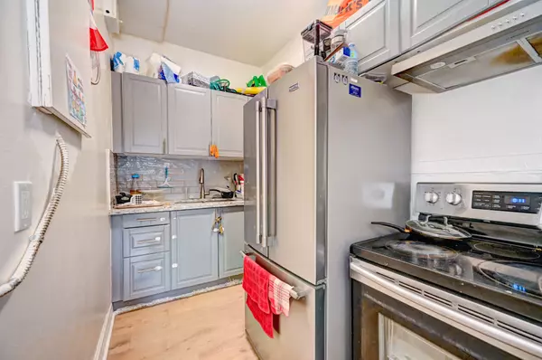 Cambridge, ON N1R 3J3,13-15 Ainslie ST #3