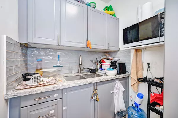 Cambridge, ON N1R 3J3,13-15 Ainslie ST #3