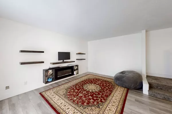 London East, ON N5W 5P5,230 Clarke RD #26