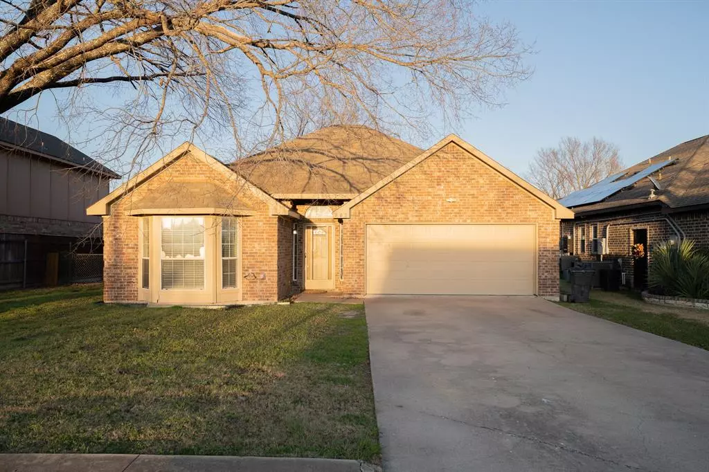 Forney, TX 75126,902 E Aimee Street